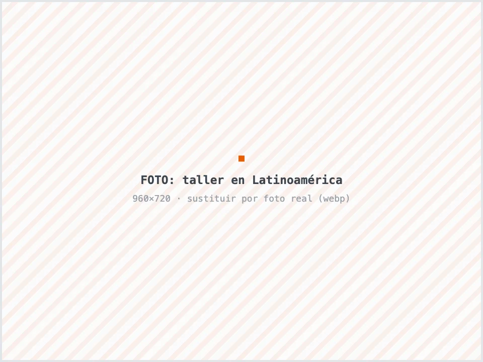 Gerente de taller mecánico en Latinoamérica siguiendo una sesión en directo de Taller Academy